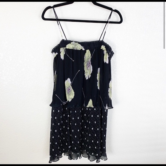 1. State NWT Pleated Floral Dress - Picture 2 of 5